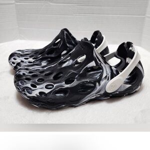 Merrell women’s black and white hydro moc size 9